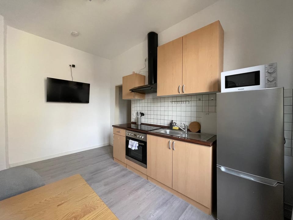 TV and multimedia, Kitchen or kitchenette, minibar, stove