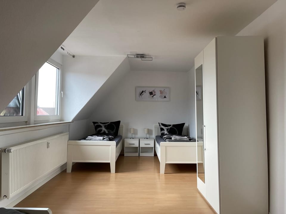 Bed, Living room, Photo of the whole room, Bedroom