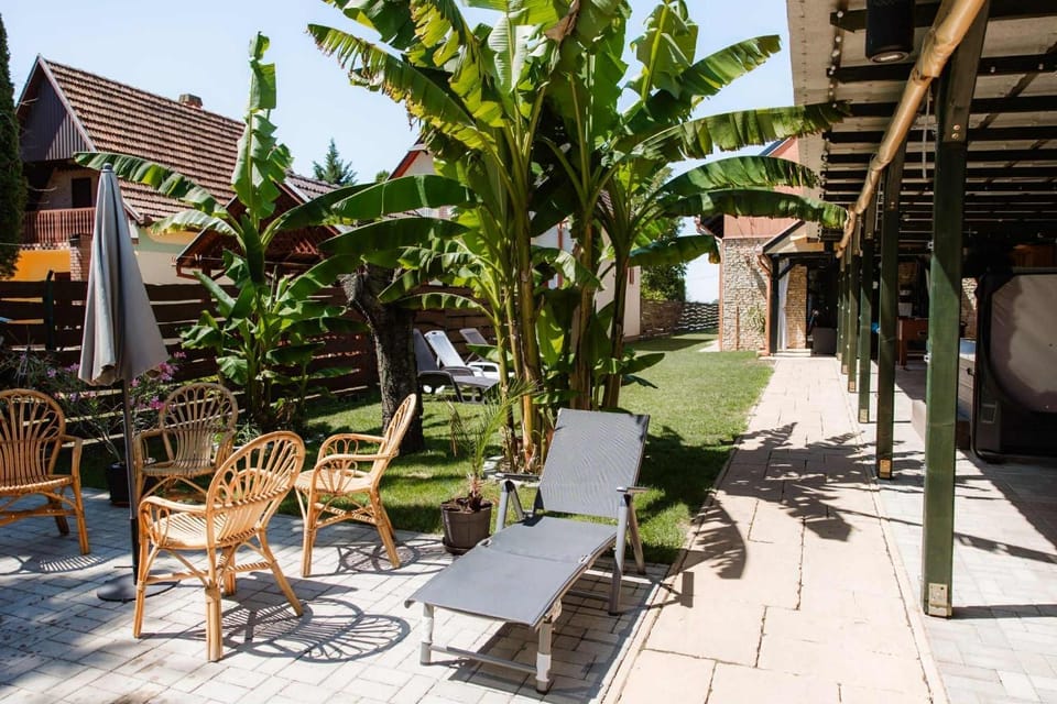 Aloha Hawaii Lak House in Hungary