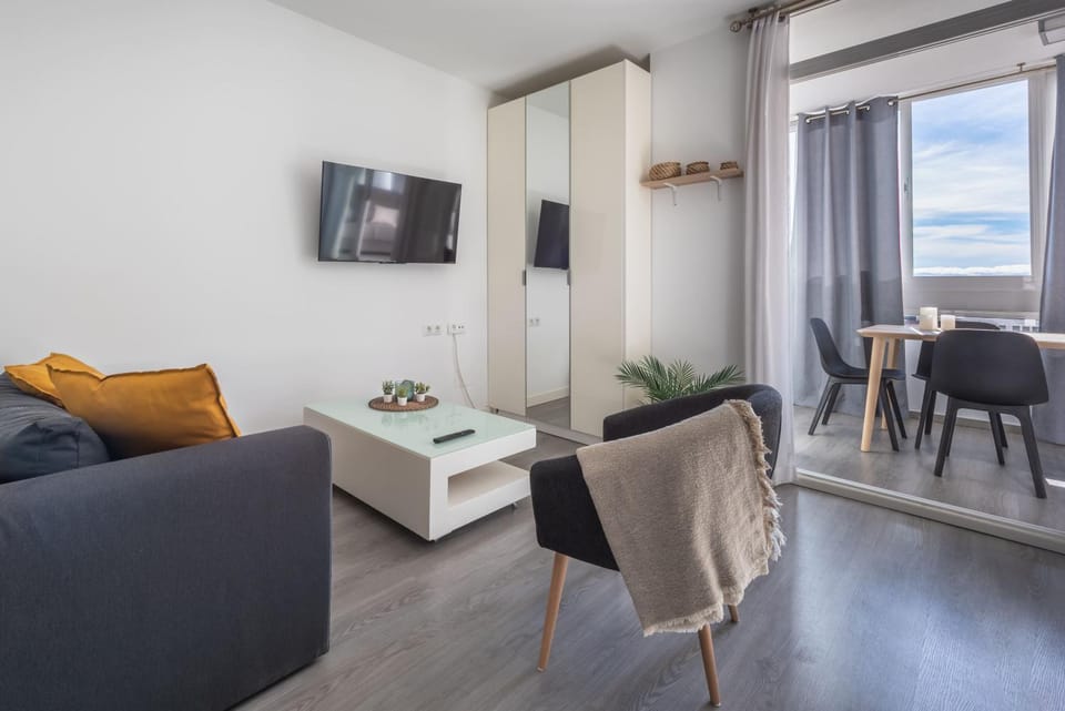 TV and multimedia, Living room, Dining area