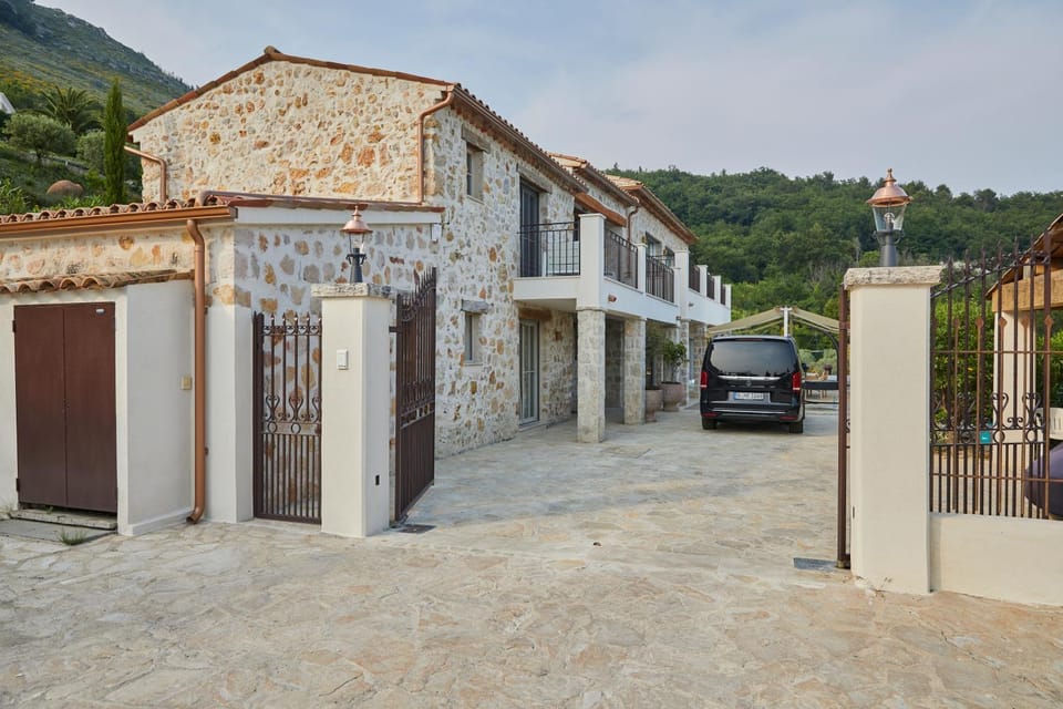 Property building, Street view, Parking