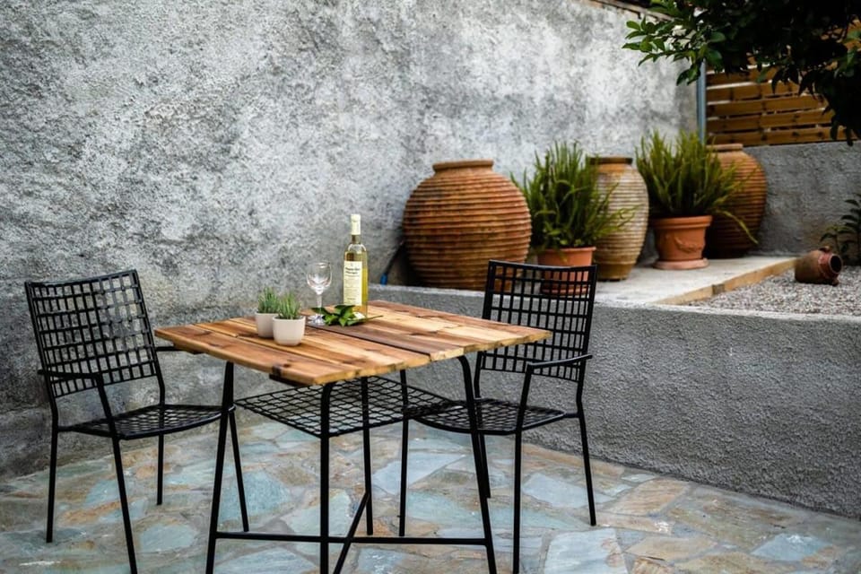 Patio, Dining area
