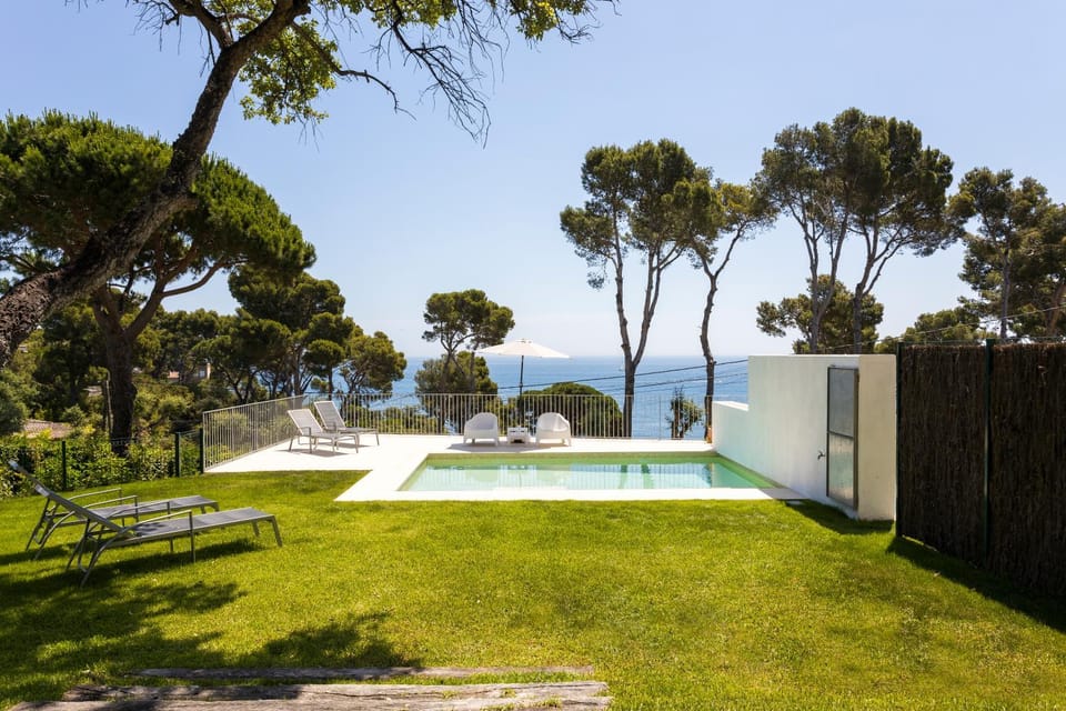 Day, Natural landscape, Garden, Evening entertainment, Garden view, Pool view, Sea view, Swimming pool, sunbed