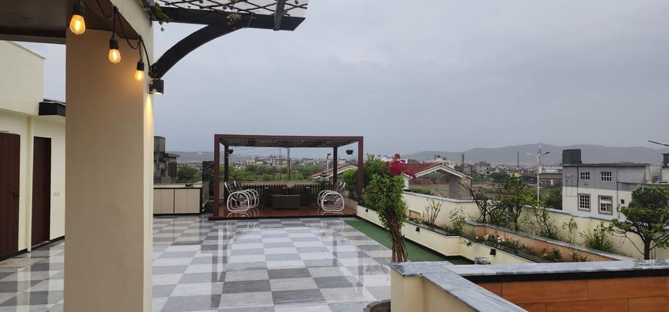 Patio, Mountain view