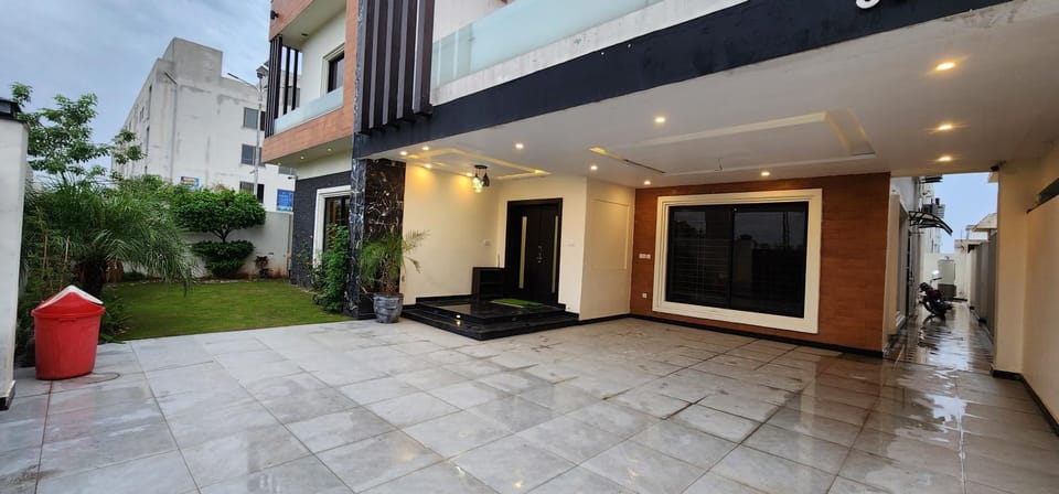 Garden, Parking
