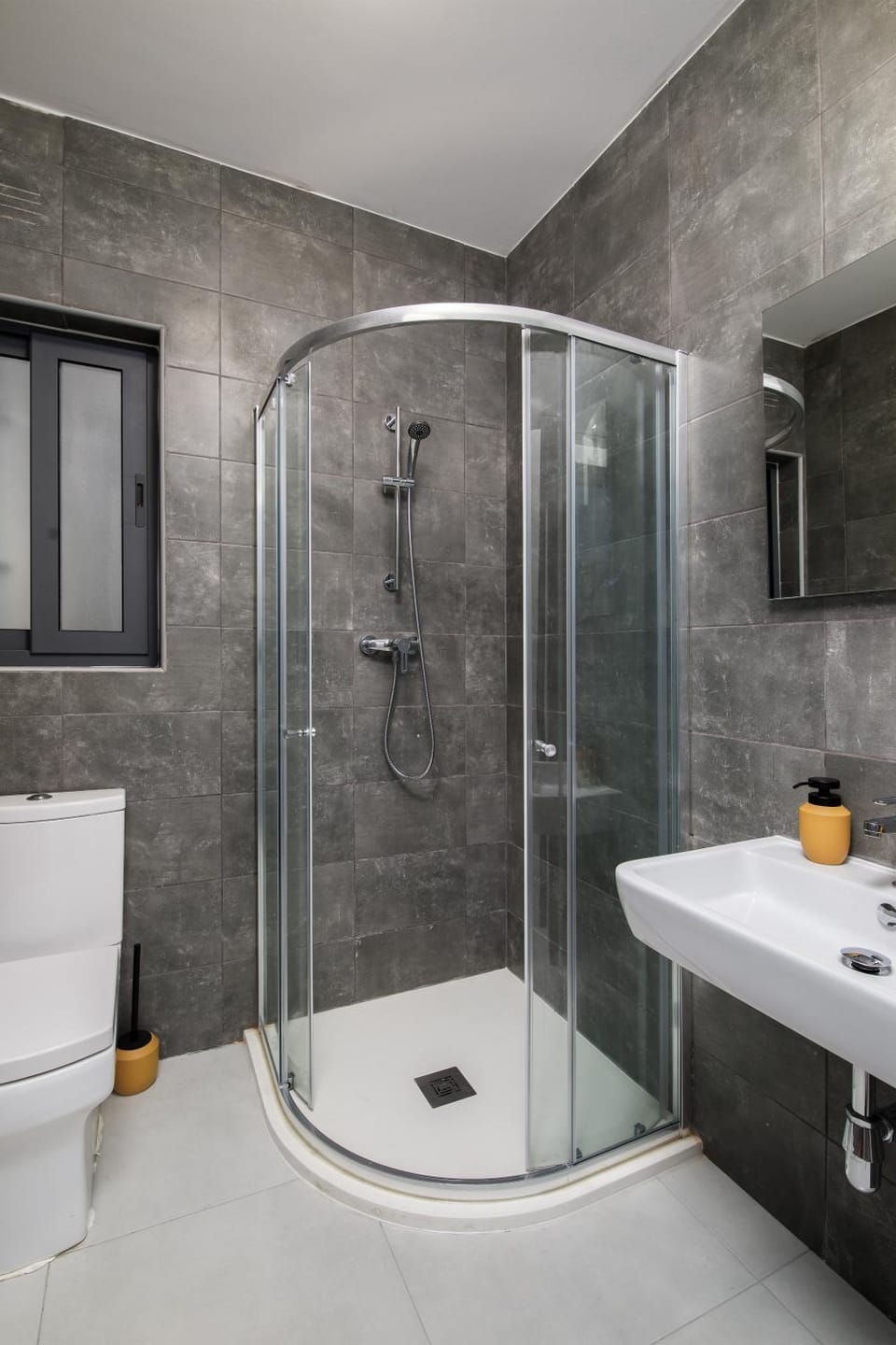 Cosy, Modern 1 Bedroom Apartment (Qawra) Apartment in Saint Paul's Bay