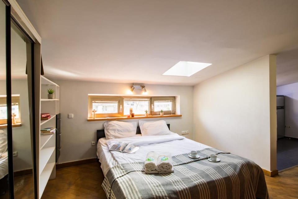 Bed, Photo of the whole room, Bedroom, towels, wardrobe