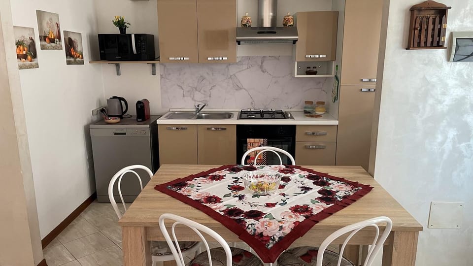 Breakfast, kitchen