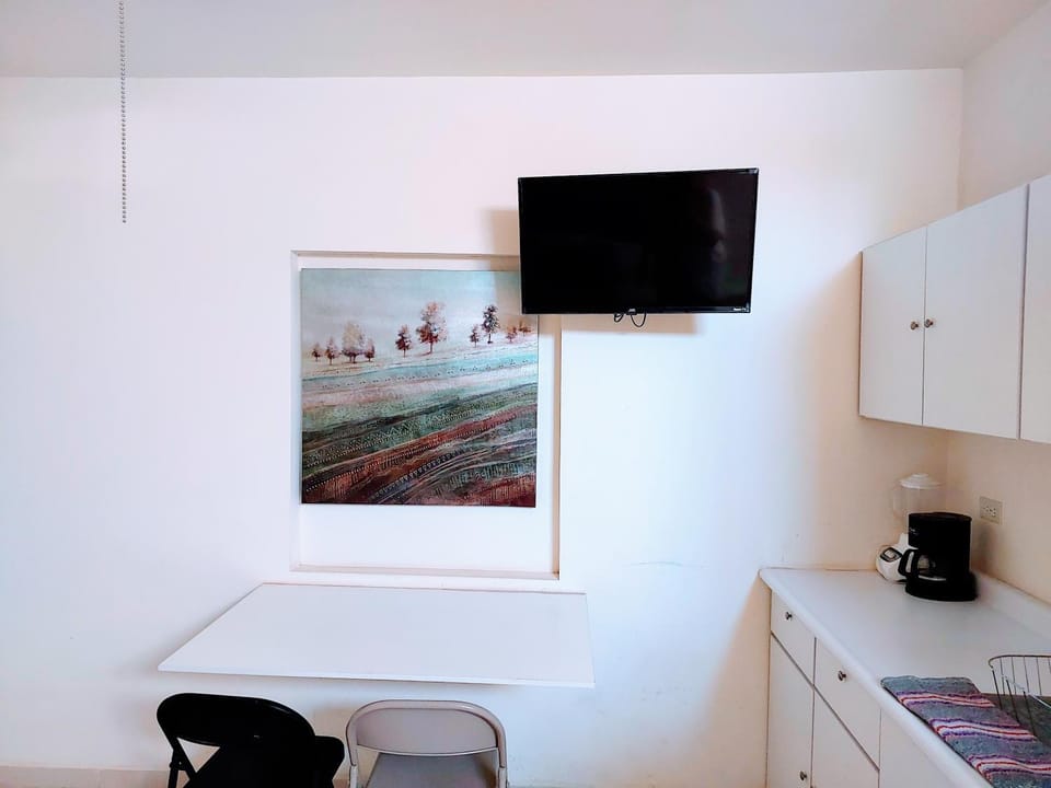 Loft 25 excelente y comodo, cerca del vado del rio, consulado,CAS, galerias mall , cama queen , cocineta Apartment in Hermosillo
