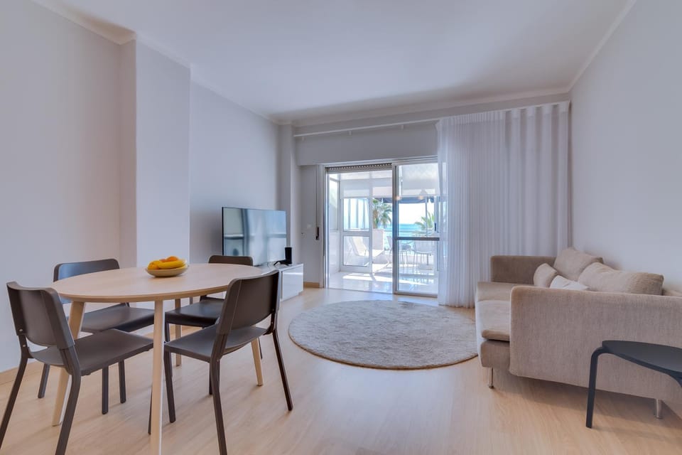 TV and multimedia, Living room, Dining area