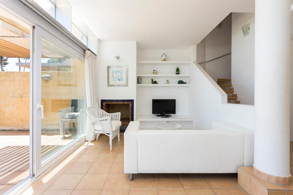 Communal lounge/ TV room, Living room, Seating area