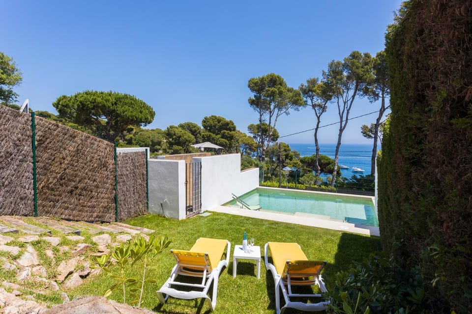 Solarium, Mountain view, Sea view, Swimming pool, sunbed