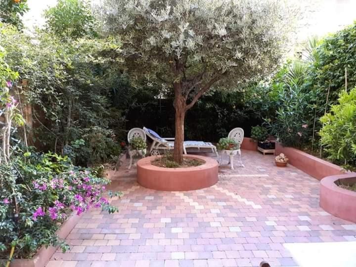 Appartement avec jardin Apartment in Roquebrune-Cap-Martin