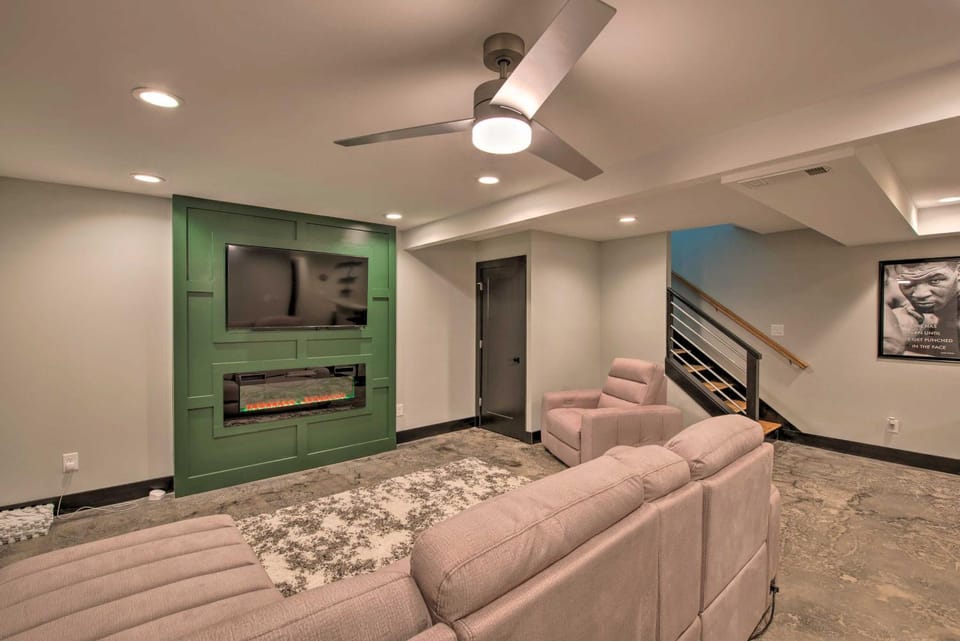 5 Mi to Mercedes-Benz Stadium: Stylish ATL Retreat Apartment in Atlanta