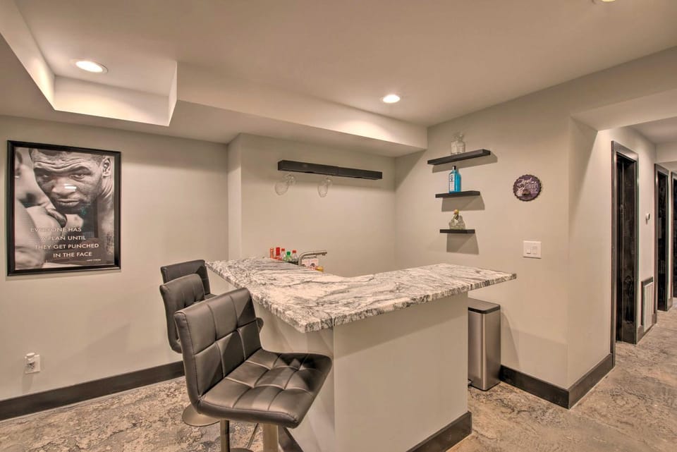 5 Mi to Mercedes-Benz Stadium: Stylish ATL Retreat Apartment in Atlanta