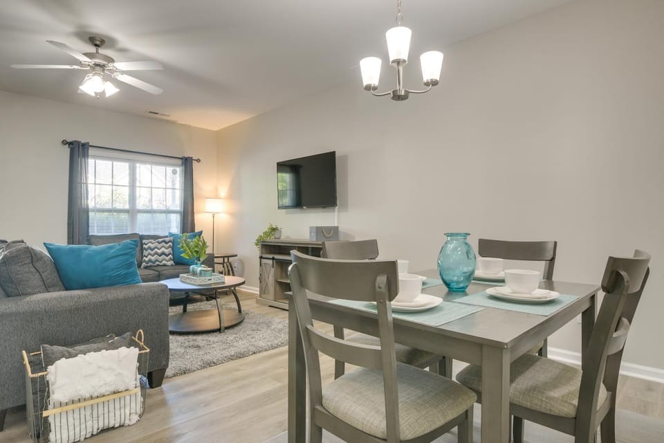 Pets Welcome: Townhome w/ Patio in Raleigh! House in Raleigh