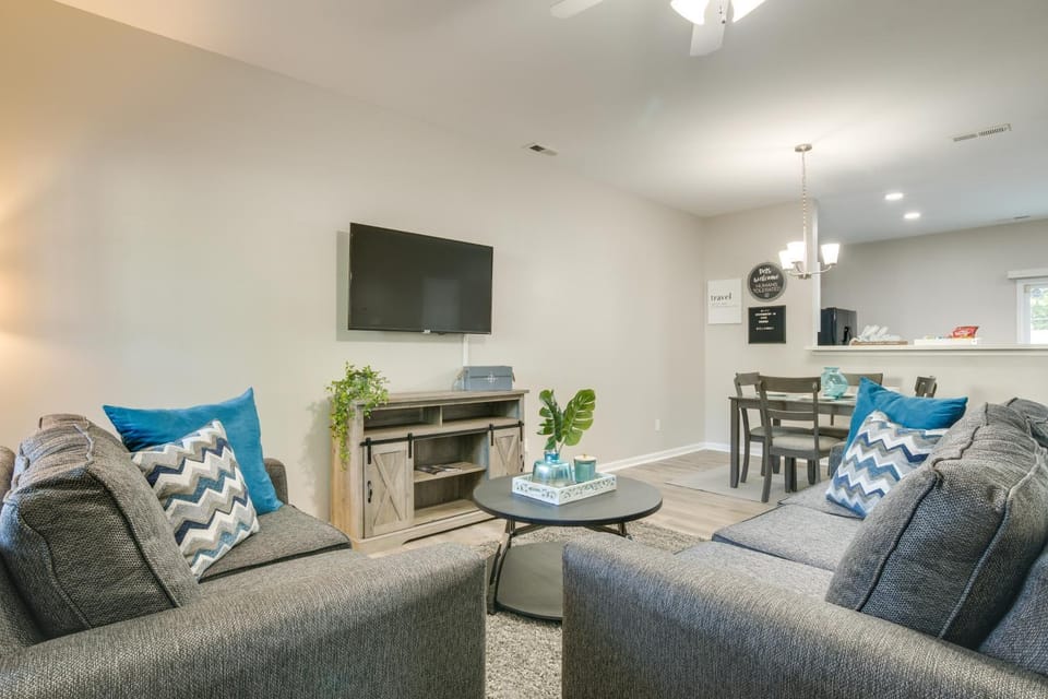 Pets Welcome: Townhome w/ Patio in Raleigh! House in Raleigh