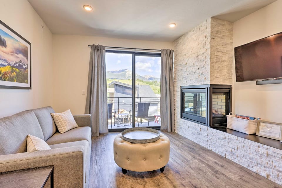 Hot Tub & Balcony: Riverfront Silverthorne Condo! House in Silverthorne