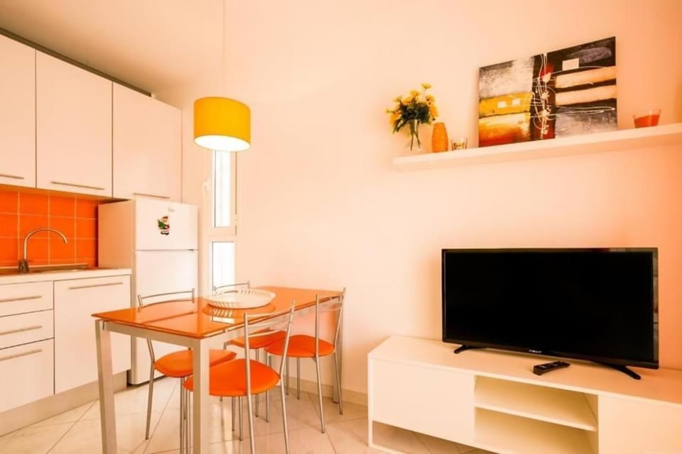 TV and multimedia, Kitchen or kitchenette