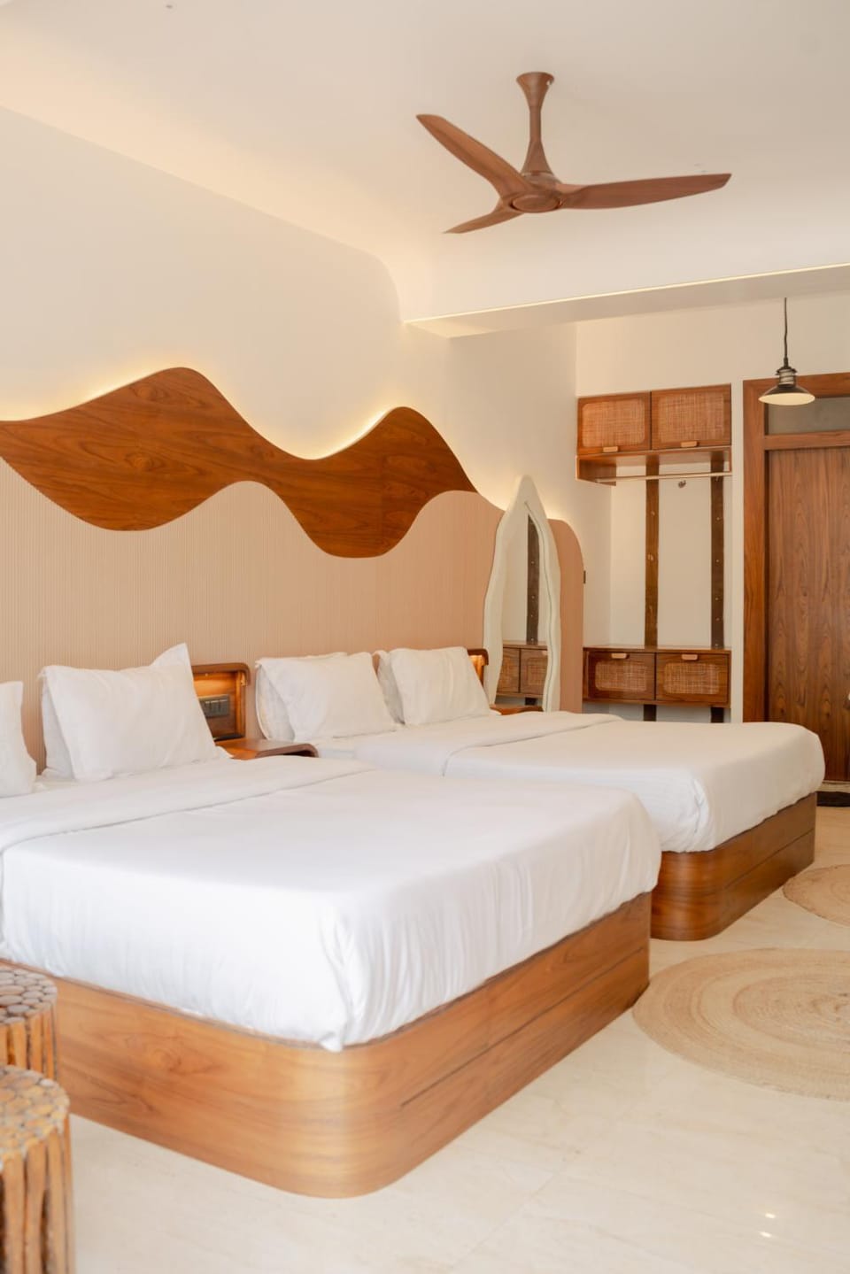 Bed, Photo of the whole room, Bedroom, fireplace