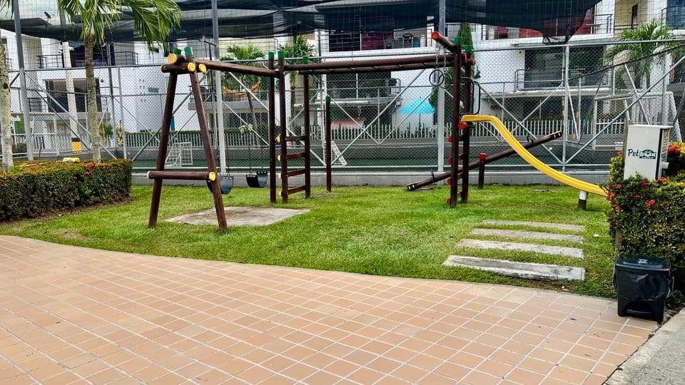 Hermoso Apartasol!! cerca a Plaza Principal, Aire Acondicionado, Vista a la Piscina Apartment in Santa Fe de Antioquia
