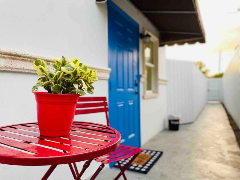 Patio, Facade/entrance, Balcony/Terrace