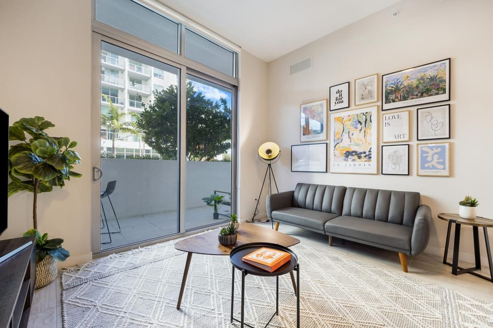 Living room, Seating area