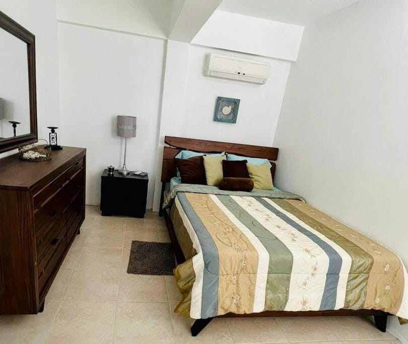 Bed, Photo of the whole room, Bedroom, hair dresser, air conditioner
