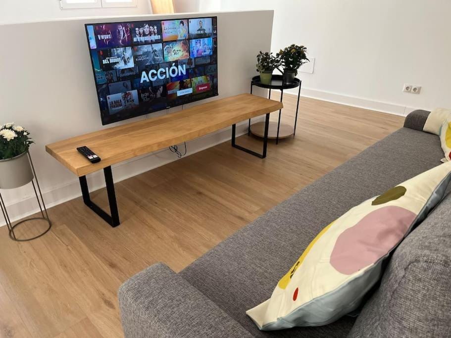 Spacious Loft, Parking Free M Apartment in Malaga