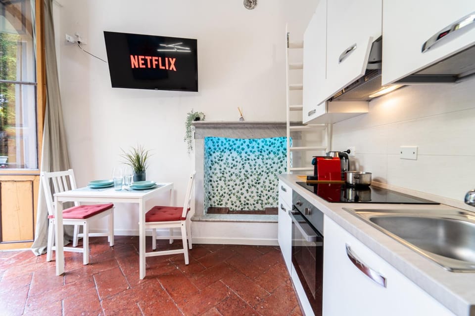 AvocadHouse1QCview Apartment in Lombardy