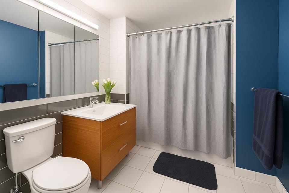 Toilet, Bathroom, towels