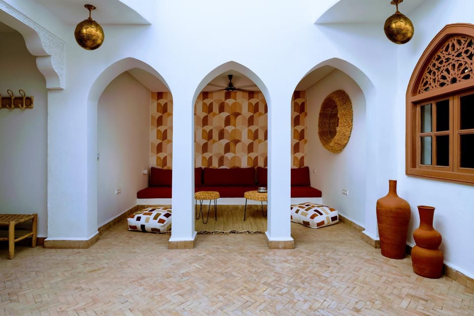 Living room, Lobby or reception, Banquet/Function facilities, Decorative detail, Decorative detail, Seating area