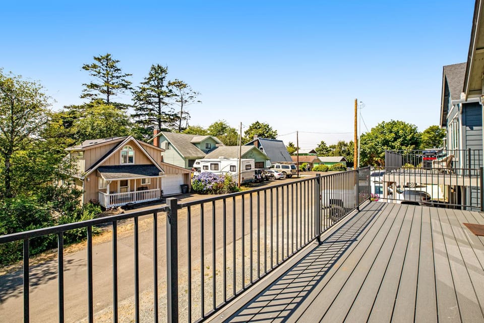 Driftwood Cove at Rockaway Beach House in Rockaway Beach