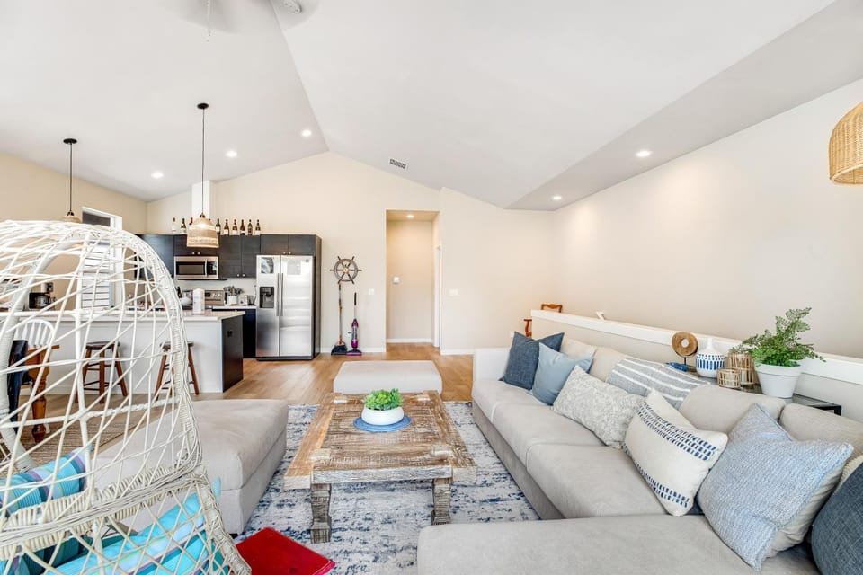 Driftwood Cove at Rockaway Beach House in Rockaway Beach