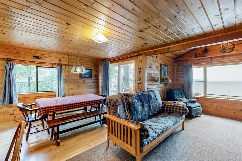 Living room, Seating area, Dining area
