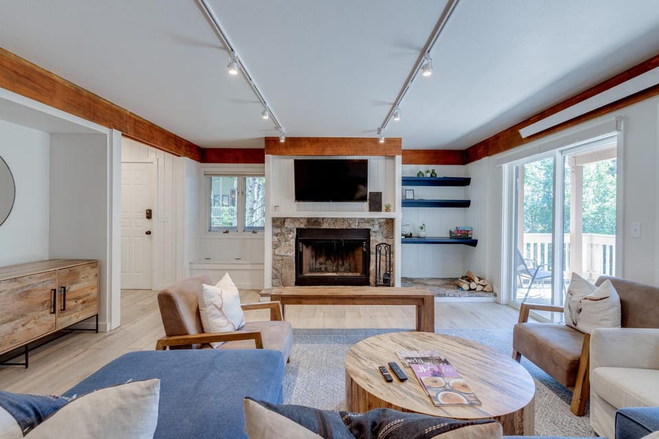 Teewinot C2 Apartment in Teton Village