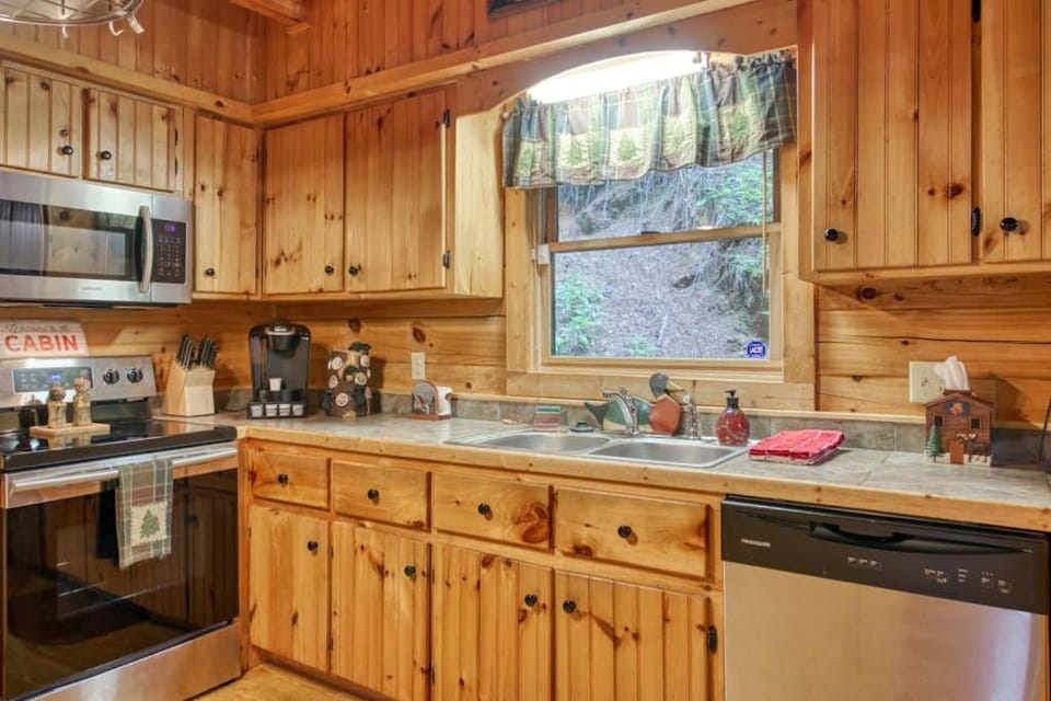 Forest Hideaway House in Maggie Valley
