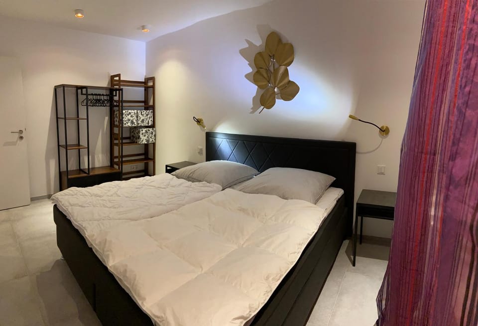 Bed, Photo of the whole room, Bedroom, wardrobe