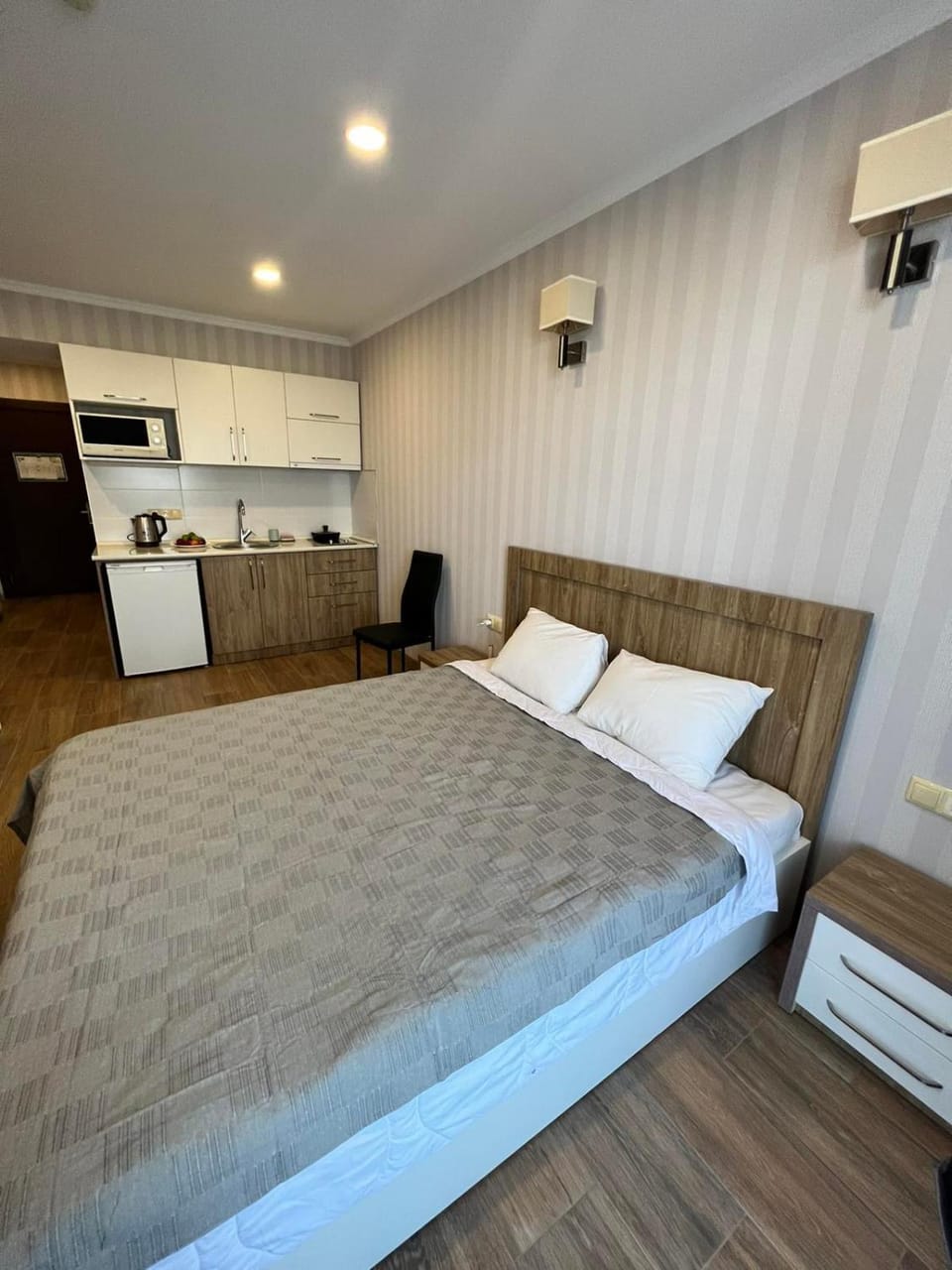 Bed, Photo of the whole room
