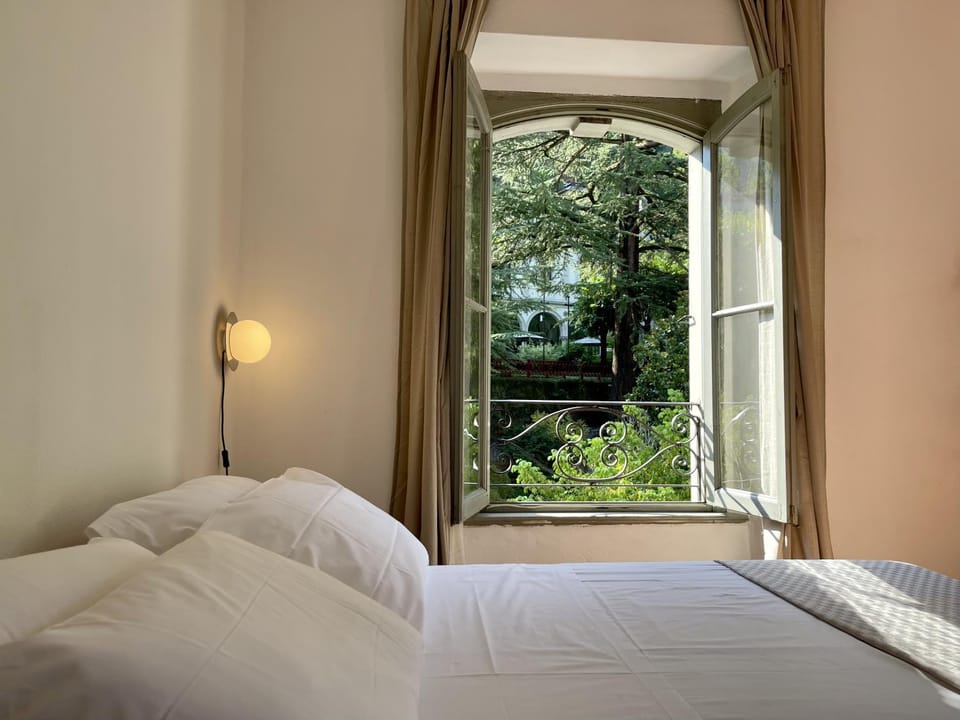 Bedroom, Garden view