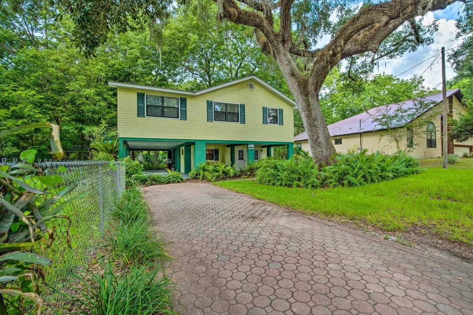Waterfront Inglis Getaway w/ Dock: 5 Mi to Gulf House in Florida