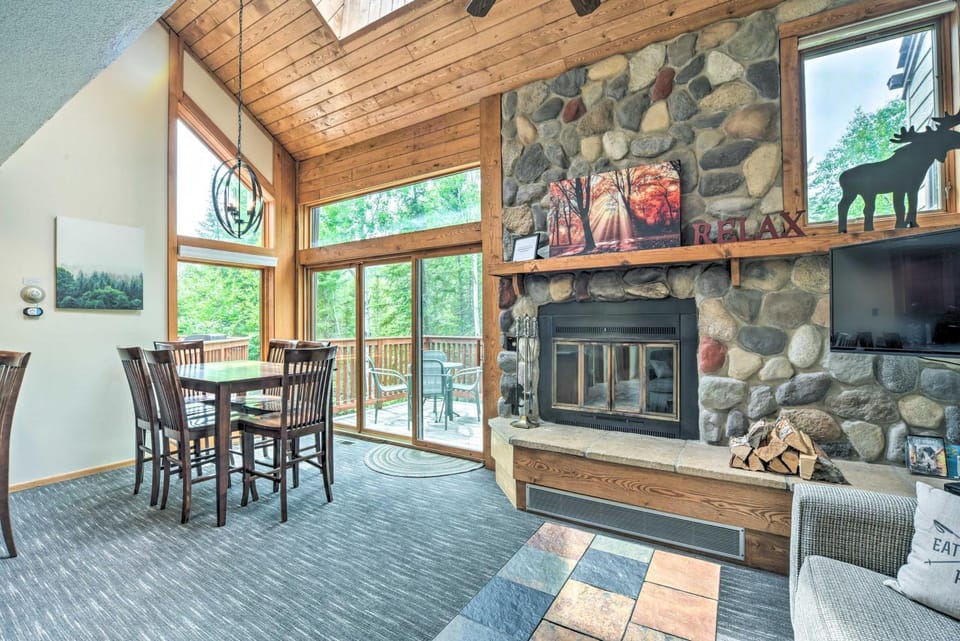 Lutsen Mountains Retreat w/ Resort Amenities! House in Lutsen