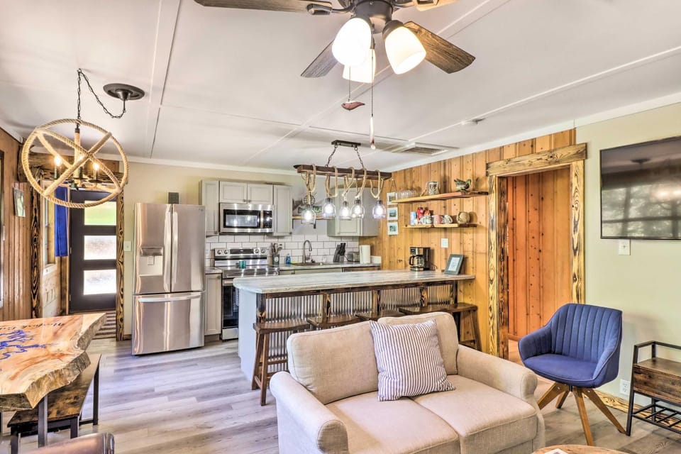 Remodeled Cabin with Fire Pit on Norfork Lake! Cabin in Norfork Lake