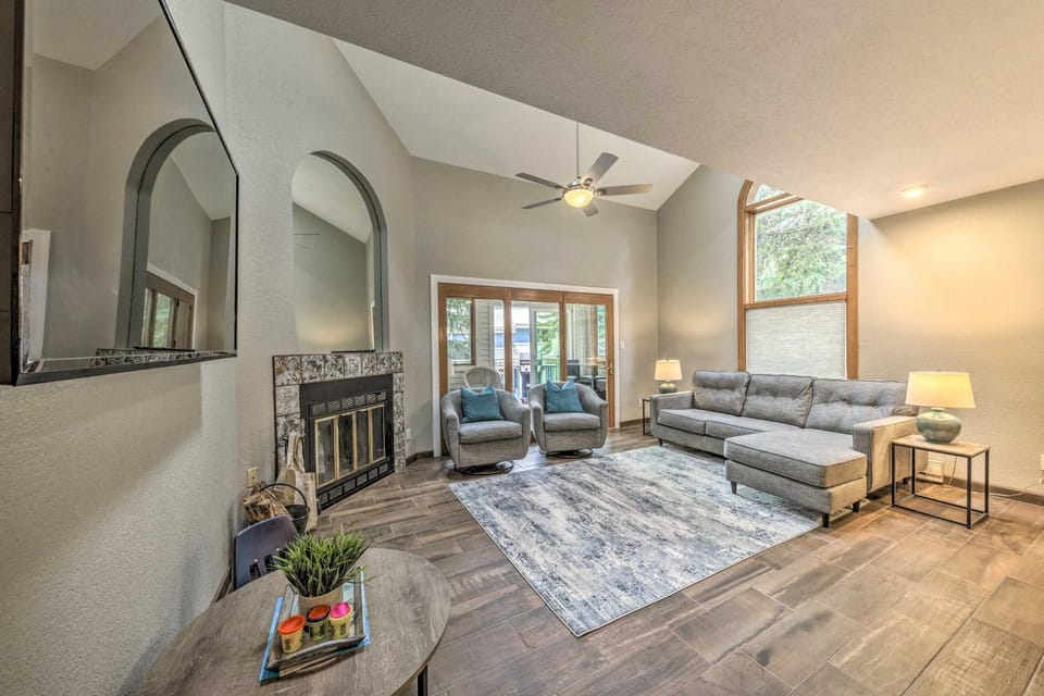 Dreamy, Family-Friendly Cloudcroft Townhome! House in Cloudcroft