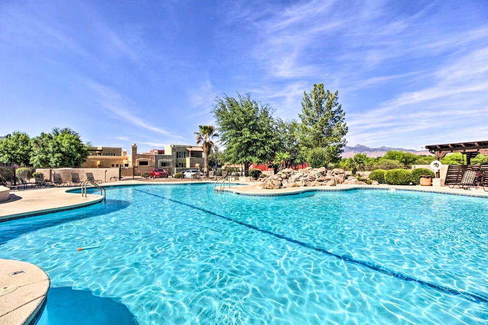 Sunny Adobe Retreat w/ Hot Tub & Mtn Views! House in Tubac