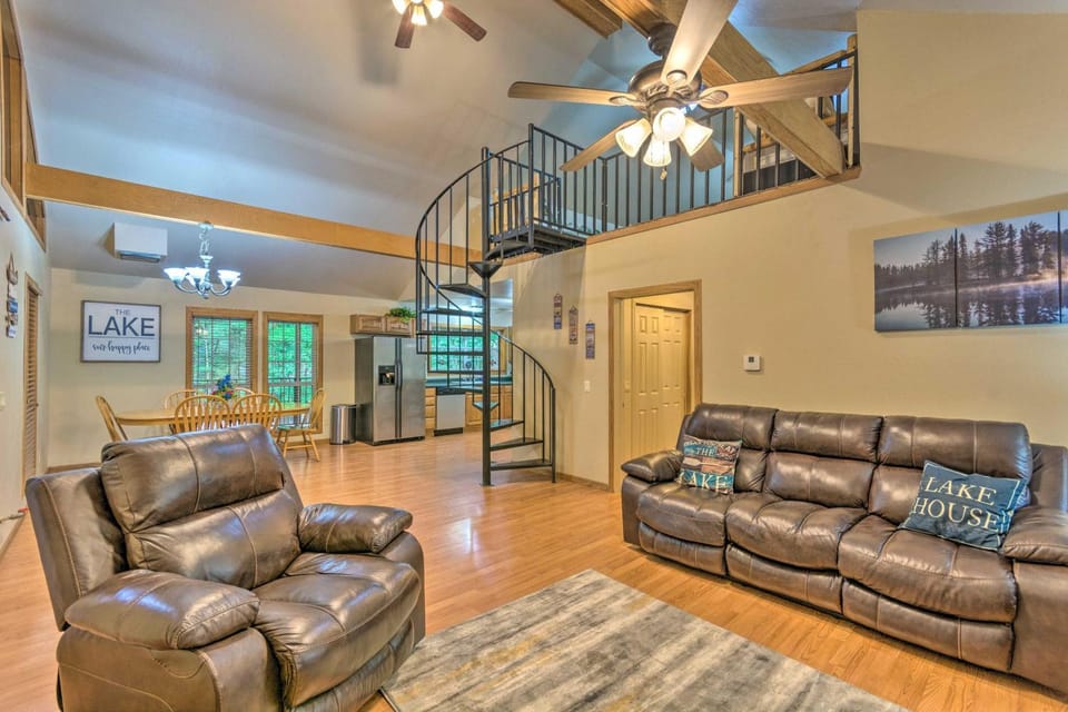 Deck and Fire Pit Lakefront Hideaway in Scranton! House in Arkansas