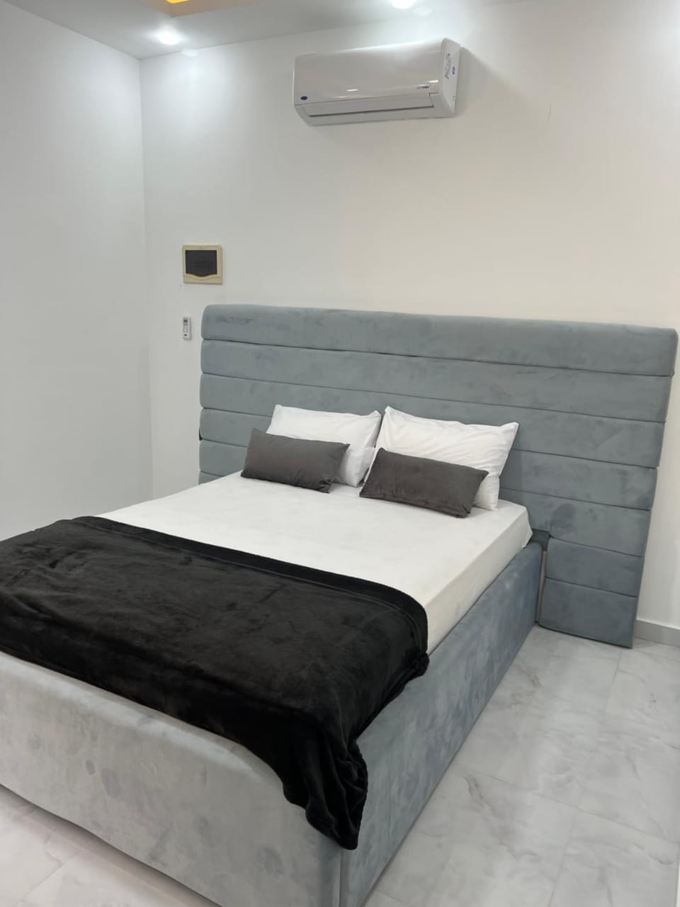 Bed, Bedroom, air conditioner