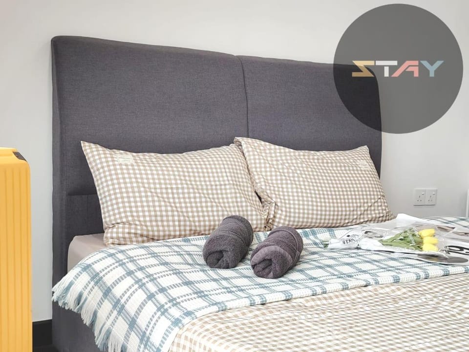 Almas Cozy Studio Escape Netflix 100mbps BySTAY Apartment in Johor