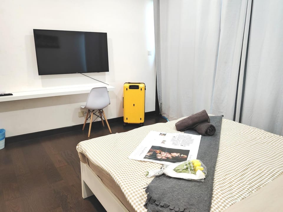 Almas Suites Poolview Netflix 100mbps BySTAY Apartment in Johor