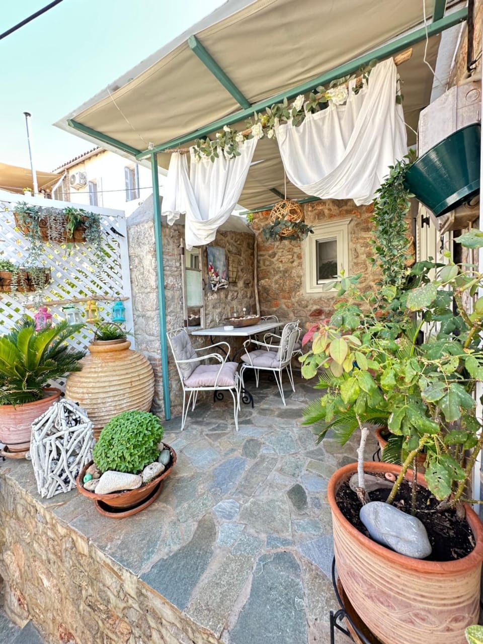Hydrangea Apartment in Islands